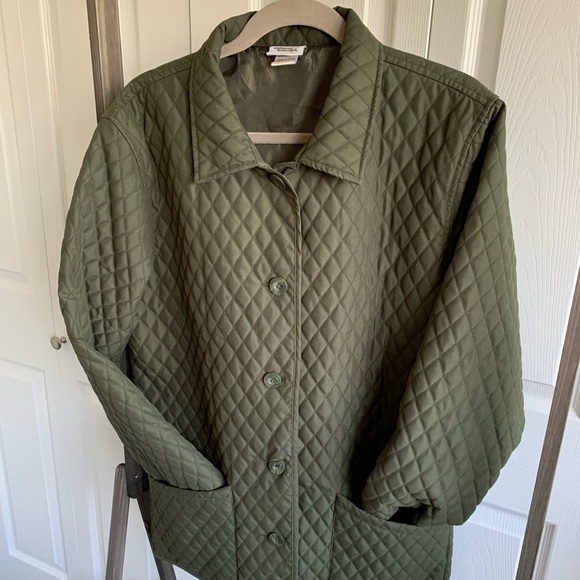 Quilted dark green button up jacket. Northern reflections size medium. Perfect! - Picture 2 of 9